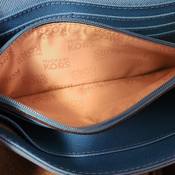 Michael Kors NWOT Blue Shoulder Bag and Wallet - Picture 13 of 13